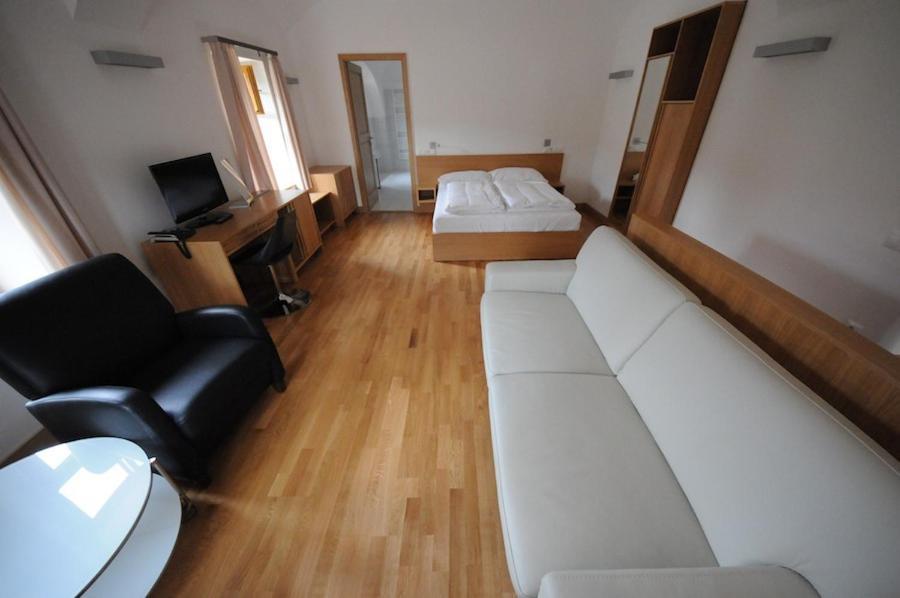 Gizella Hotel&Restaurant Veszprém Esterno foto