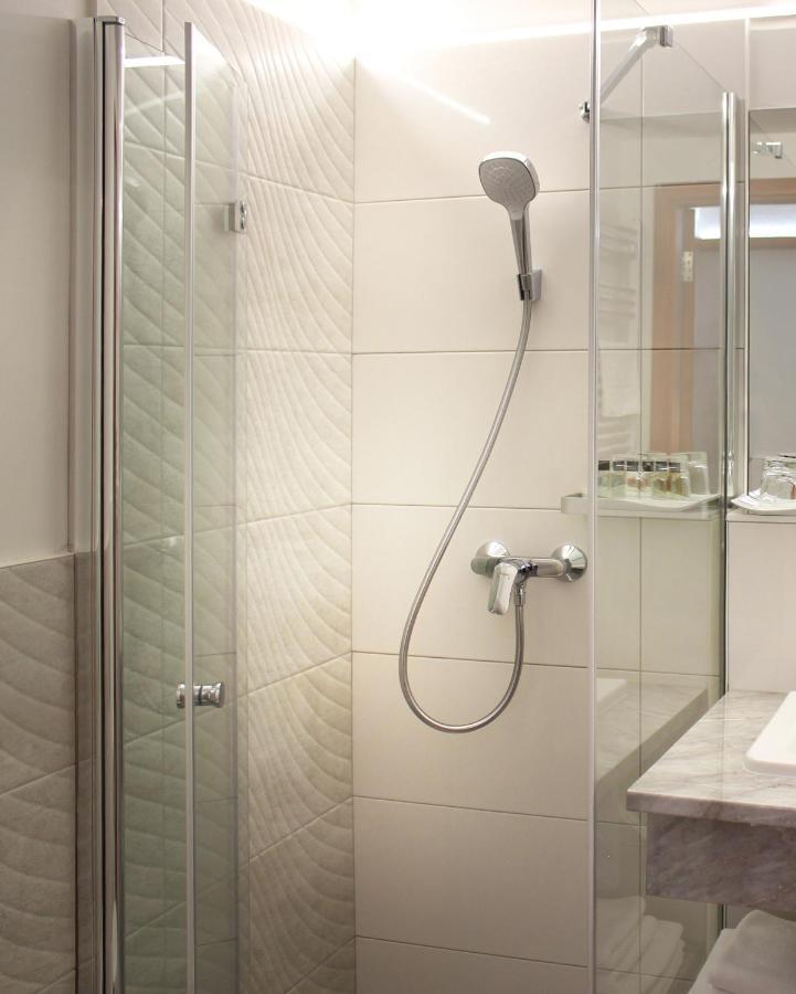 Gizella Hotel&Restaurant Veszprém Esterno foto